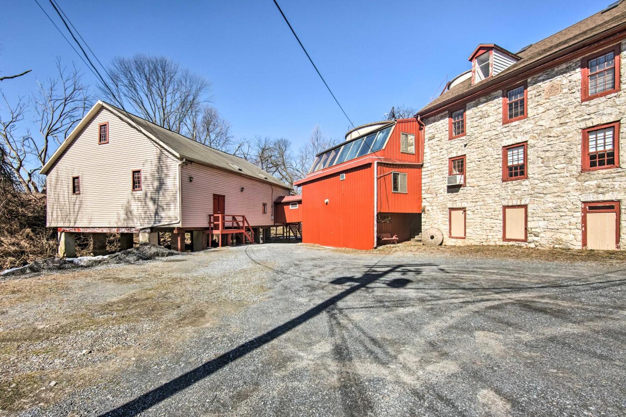 Runningwater Apartment In Lancaster With Deck 외부 사진
