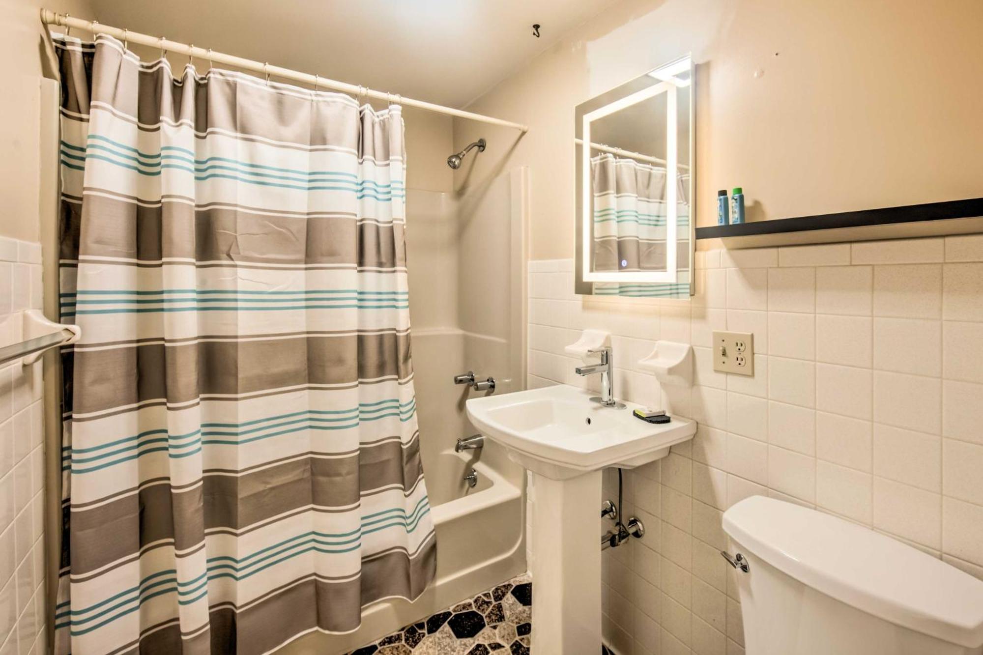 Runningwater Apartment In Lancaster With Deck 외부 사진