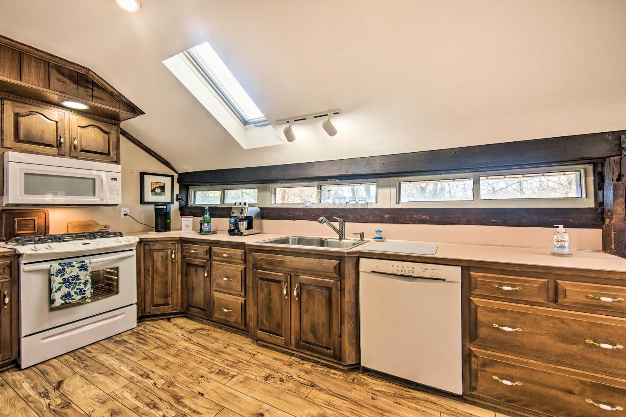 Runningwater Apartment In Lancaster With Deck 외부 사진