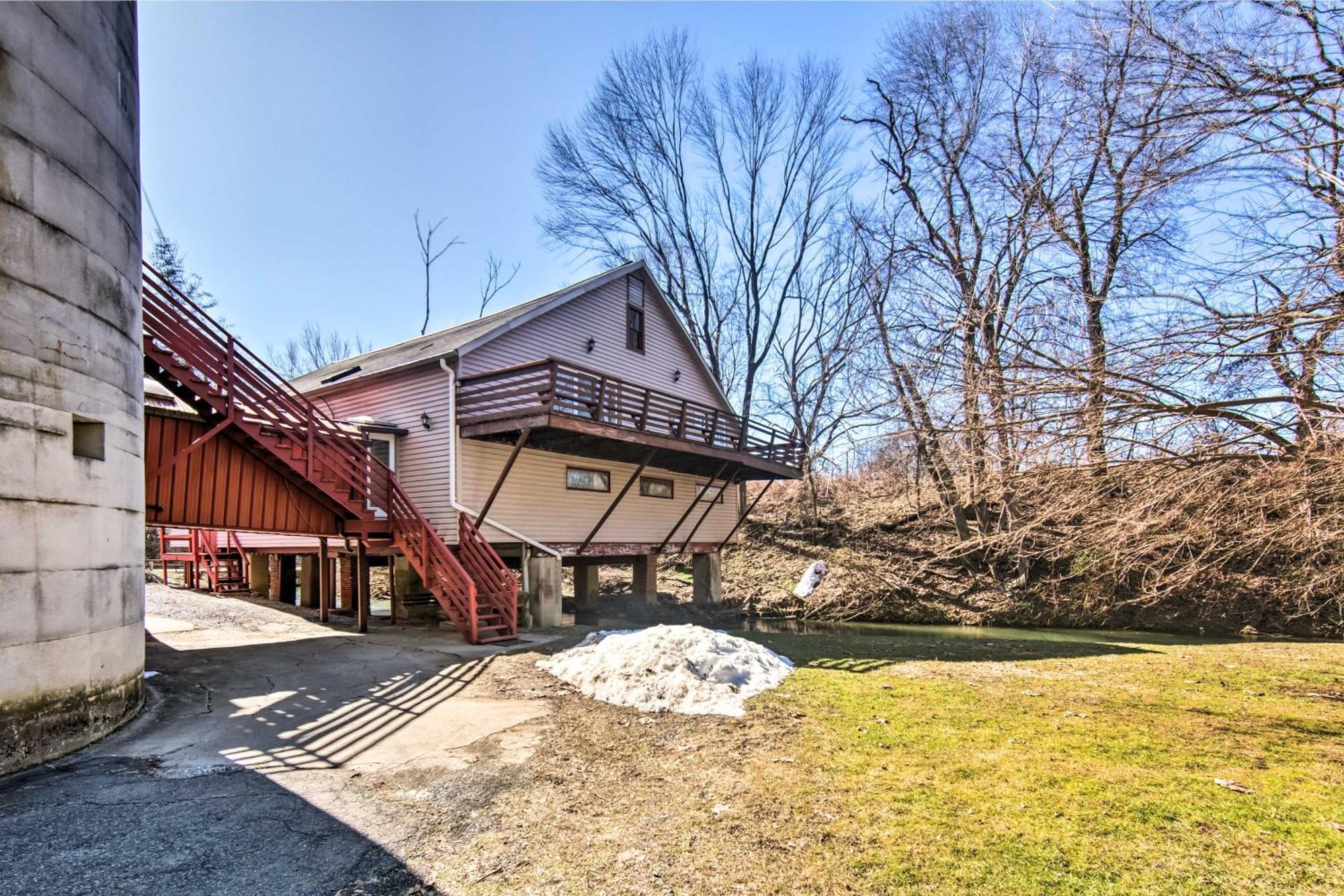 Runningwater Apartment In Lancaster With Deck 외부 사진